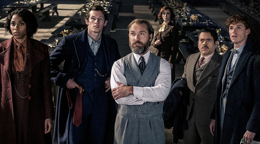 Watch the official trailer for Fantastic Beasts: The Secrets of Dumbledore